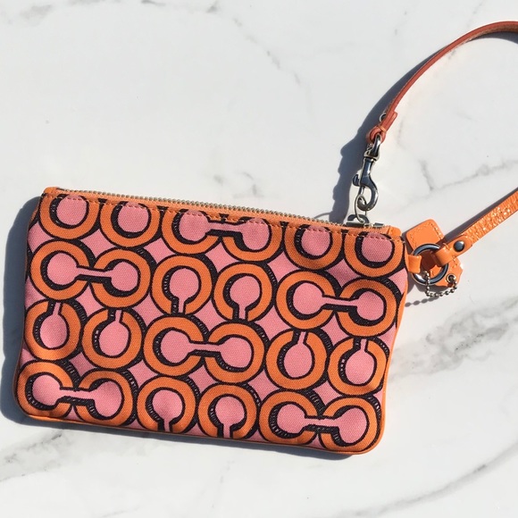 Coach Poppy Wristlet - Picture 4 of 8